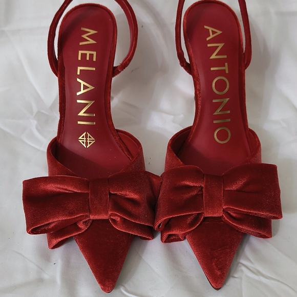 Antonio Melani Gentry Red Velvet Bow Slingback Pumps - Picture 8 of 9
